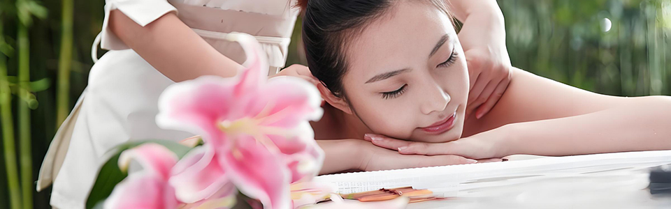 四日市のリラクゼーションサロンCURE 店内イメージ2